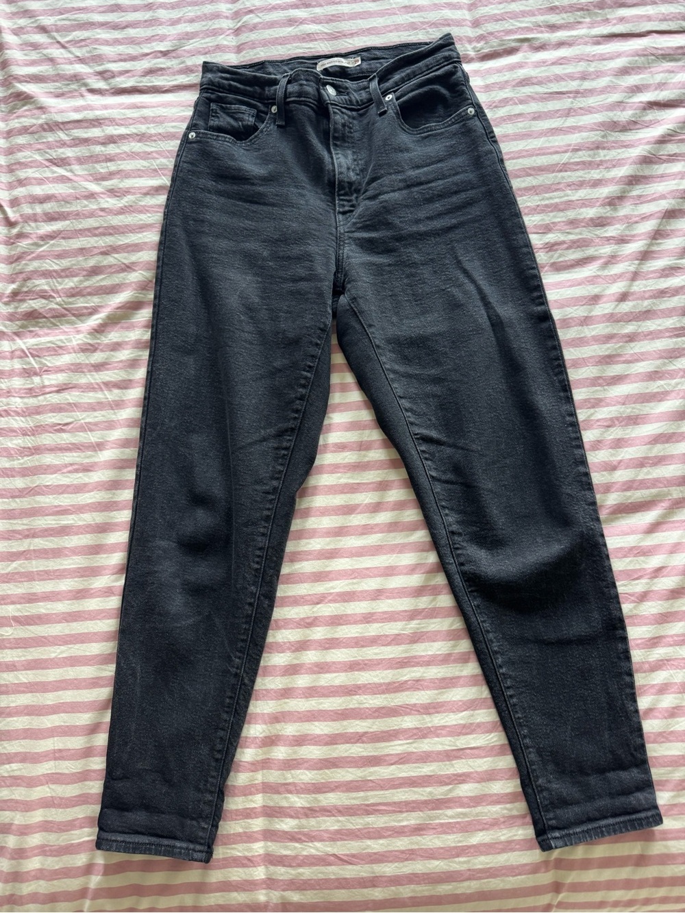 Levi's High-Waisted Mom Jeans size 29